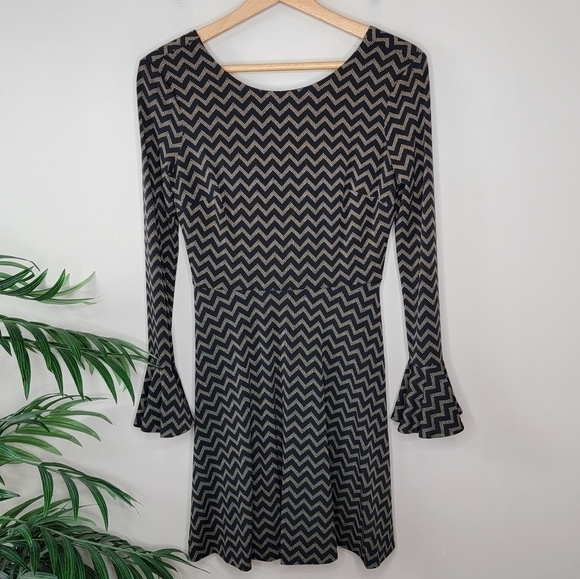 Cece | Zig Zag Long Sleeve Dress - Picture 1 of 7
